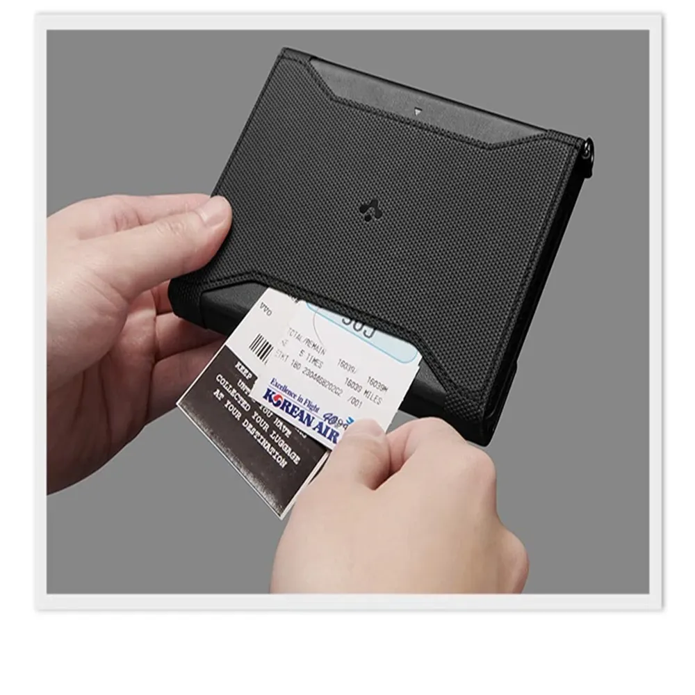 נרתיק דרכון וכרטיסים Spigen עם חסימת RFID לנסיעות