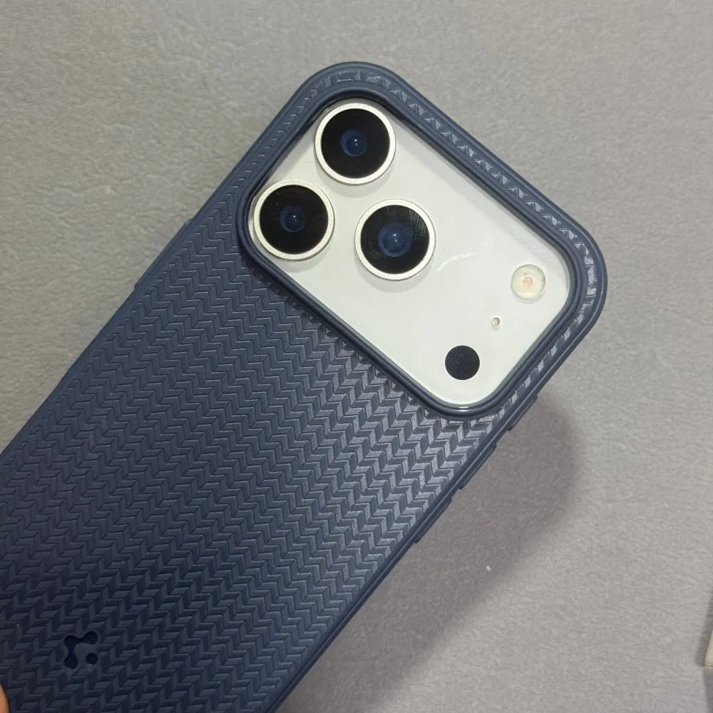 כיסוי TPU מט מגנטי ל‑iPhone עם תמיכת MagSafe